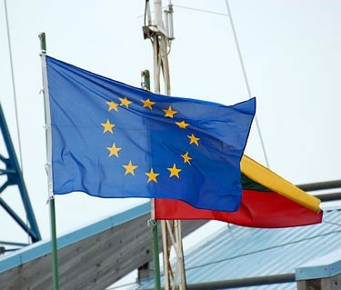 EU and Lithuanian flags