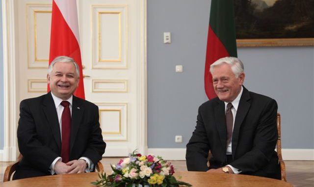 Lech Kaczyński, Valdas Adamkus