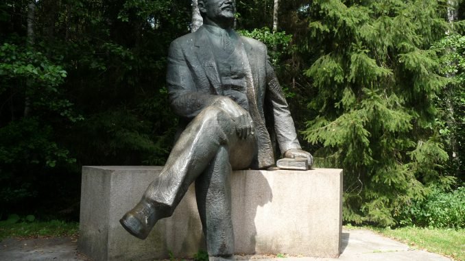 Statue of Lenin at Grūtas Park