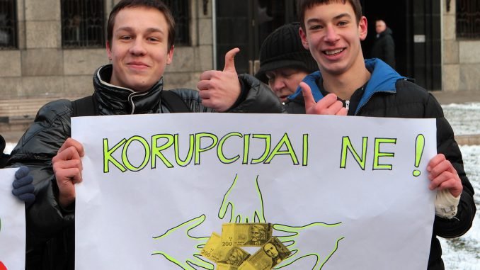 Kaunas' pupils protest against corruption
