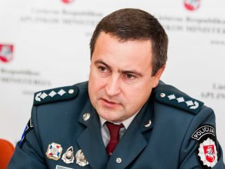 Policijos generalinio komisaro pavaduotojas Renatas Požėla spaudos konferencijoje, skirtoje akcijai "Lašiša 2013"