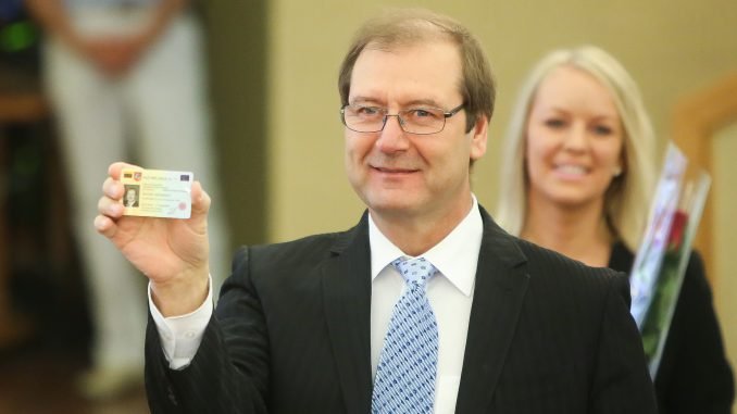 Viktor Uspaskich with his MEP badge