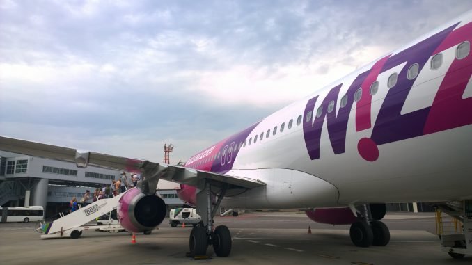 WizzAir Jet at the Vailnius airport