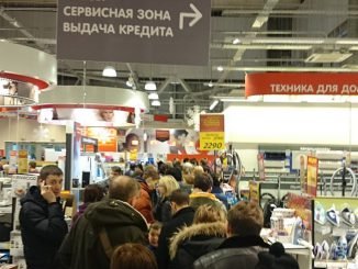 Rusijoje šluojamos parduotuvių lentynos