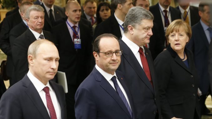 Vladimiras Putinas, Francois Hollande'as, Petro Porošenka, Angela Merkel	