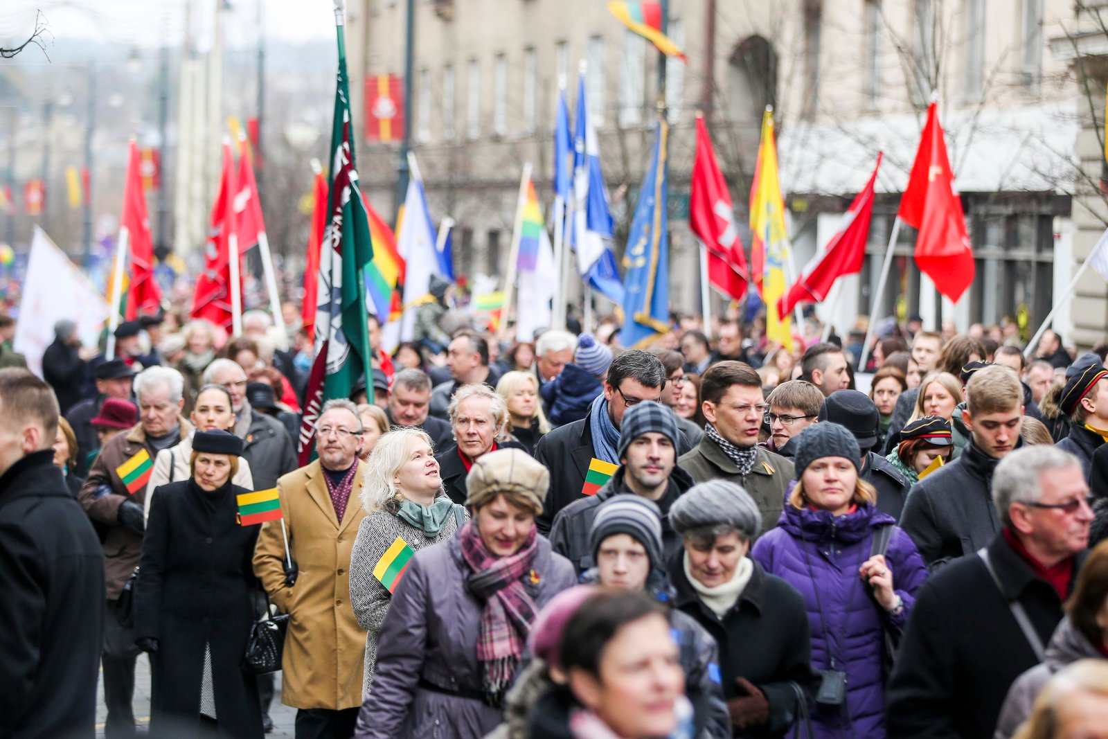 Thousands take part in Lithuania’s 25th independence anniversary march