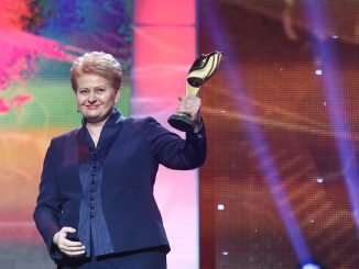 President Dalia Grybauskaitė was presented with Ukraine's Person of the Year 2014 award in in Kyiv Źródło: lrp.lt