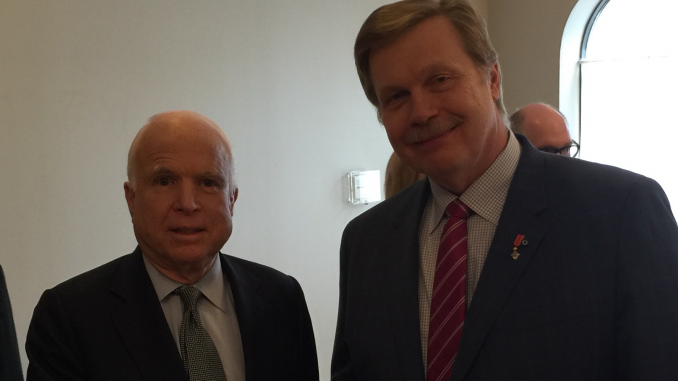Hon. Consul J. Prunskis meets Senator McCain
