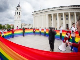 Rainbow flag at Vilnius Cathedral Square. Photo by Augustas Didžgalvis, LGL