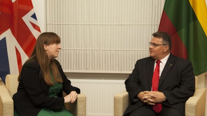 UK Ambassador Claire Lawrence and Lithuanian Foreign Minister Linas Linkevičius. Photo MFA