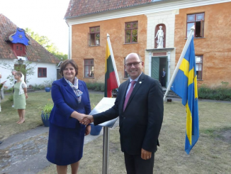 Chairwoman of the Lithuanian Parliament Loreta Graužinienė and the Chairman of the Swedish Riksdag Urban Ahlin at the ceremony