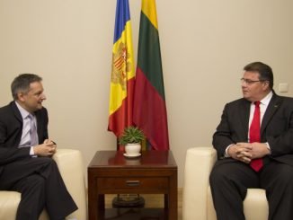 Andorran Foreign Minister Gilbert Saboya Sunye and Lithuania's Linas Linkevičius