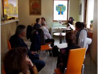 Some of the 18 Vilnius residents and visitors who attended this year’s inaugural meeting at the Jewish Cultural and Information Center on Mėsinių Street in the Old Town