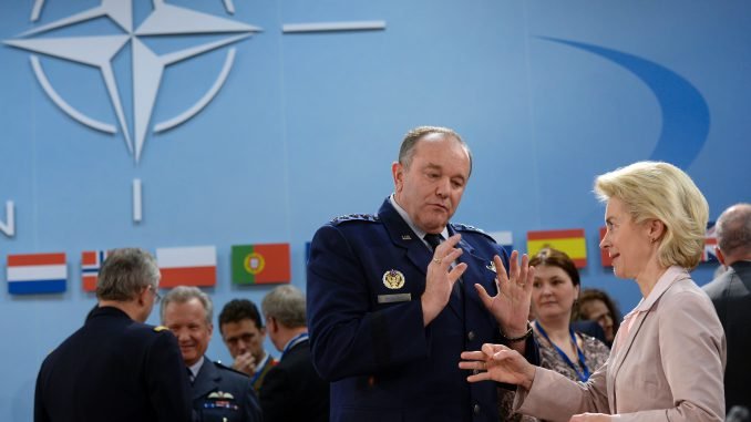 NATO commander Philip Breedlove and German minister Ursula von der Leyen