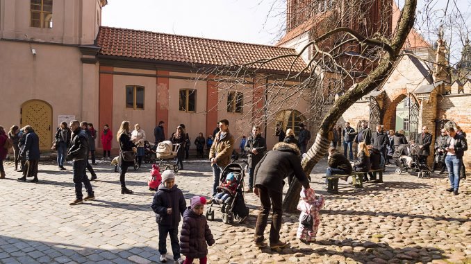 Crown attending Easter church service outside in Vilnius  04 Photo © Ludo Segers @ The Lithuania Tribune
