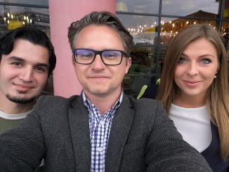 Syrian Journalist Redwan, Editor-in-Chief Iržikevičius and #RefugeesLT ambassador Narkevičiūtė just before launching the project