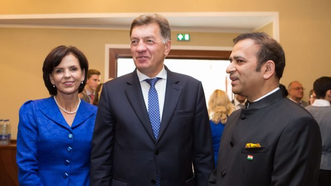 PM Butkevičius and his wife with India's ambassador Ajay Bisaria at the India@70 reception