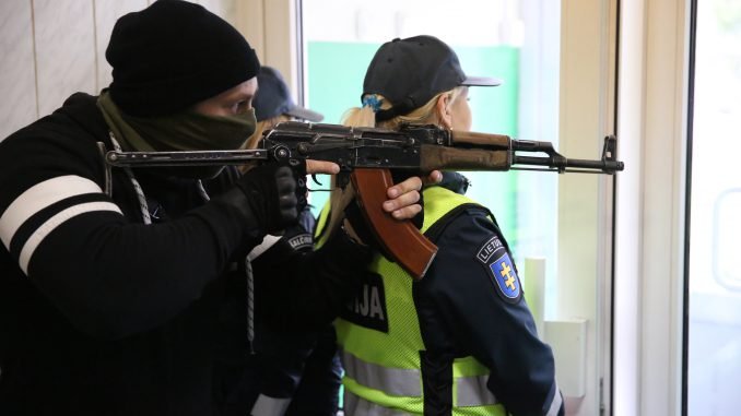 Lithuanian officials train to repel raids by foreign saboteurs in Šalčininkai