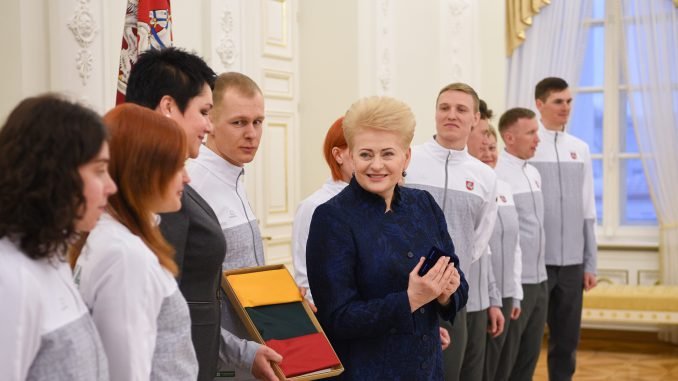 President sees off Lithuanian Winter Olympics team