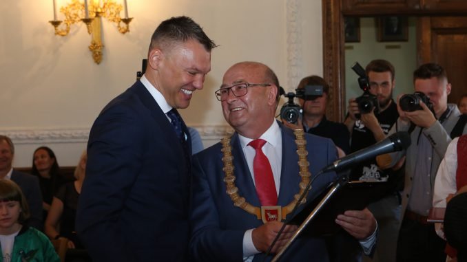 Šarūnas Jasikevičius with the mayor of Kaunas