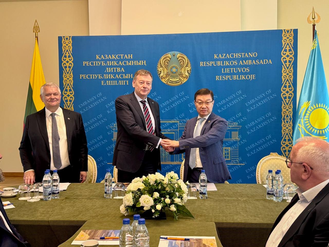 Kazakhstan and Lithuania Explore Closer Cooperation in Transport, Investment and AI